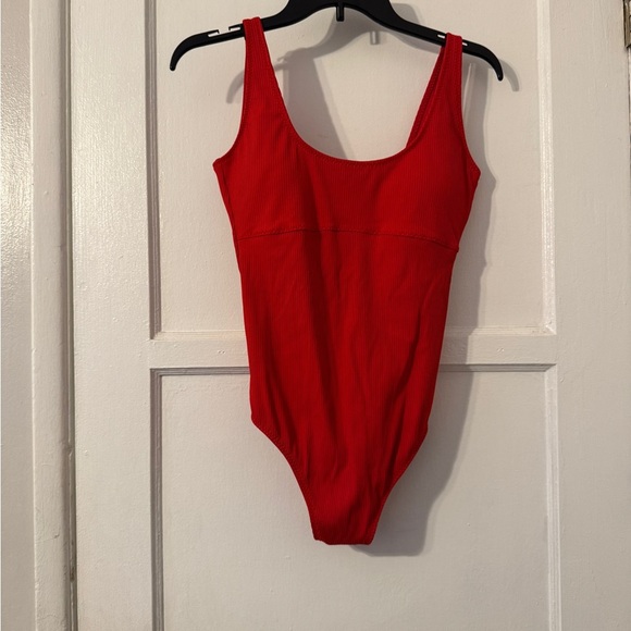 Fabletics Sunset Scoop Rib One-Piece Swimsuit Sz medium - Picture 6 of 8